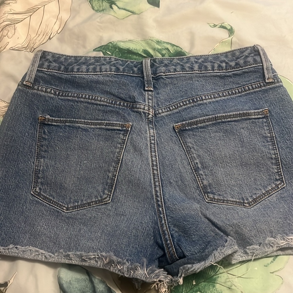 Universal Thread shorts - Picture 2 of 4